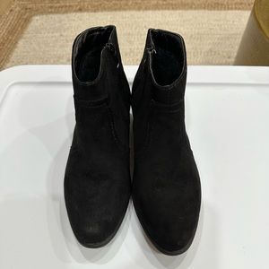 Bamboo ankle black booties
